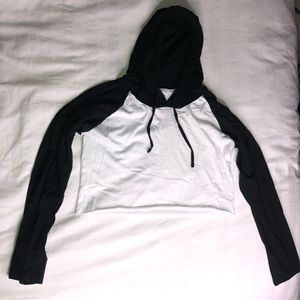 Cute cropped long sleeve top